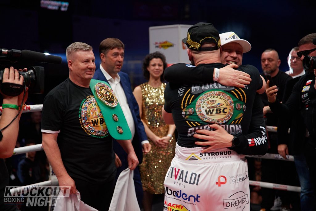 Knockout Boxing Night 27 | Łukasz Różański Wygrywa Pas Mistrza Świata WBC
